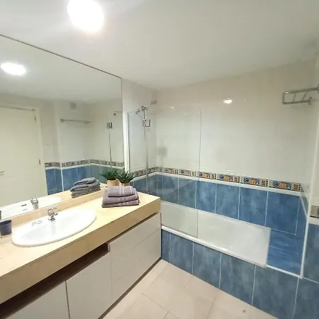 Adamsurfcom Апартаменты *